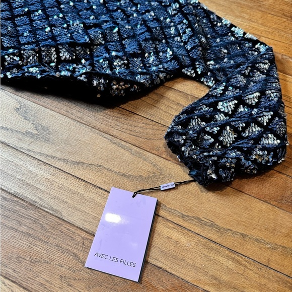 Avec Les Filles Black and Silver Sequin Velvet Crop Top - Picture 3 of 3